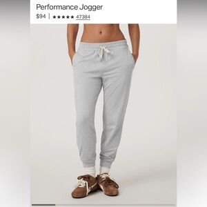 Vuori women’s grey performance joggers size xs